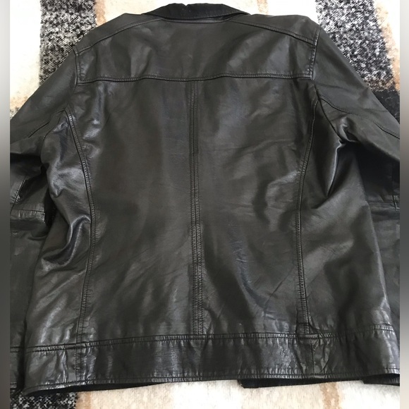 Luxurious Hugo Boss Black real leather jacket. - Picture 6 of 16